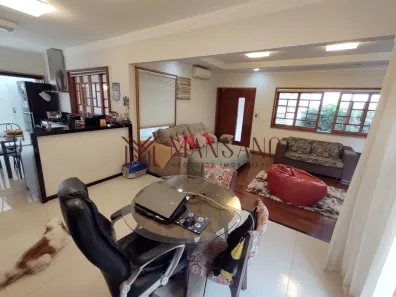 Casa com 3 Quartos à venda, 275m² no Parque União, Bauru