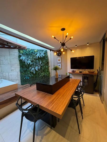 Casa com 3 quartos — Santa Mônica, Belo Horizonte