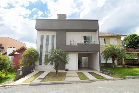 Casa com 3 Quartos à venda, 218m² no Pilarzinho, Curitiba