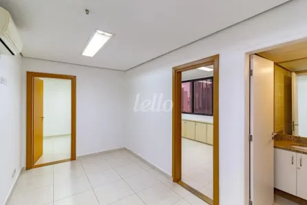 Sala Comercial para alugar, 91m² no Campo Belo, São Paulo