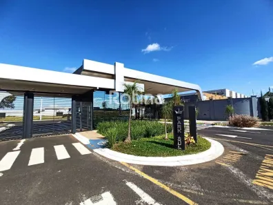 Casa de Condomínio com 3 Quartos para alugar, 210m² no Shopping Park, Uberlândia