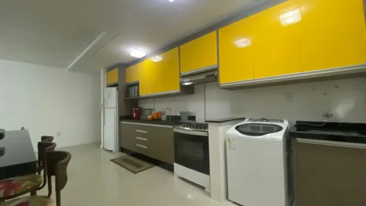 Apartamento com 2 Quartos para alugar, 75m² no Centro, Bombinhas