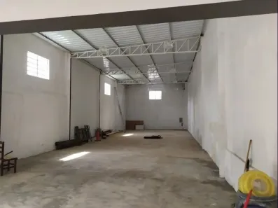 Galpão/Depósito/Armazém para alugar, 304m² no Ipiranga, São Paulo