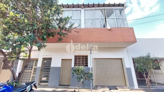 Casa com 3 Quartos à venda, 280m² no Custódio Pereira, Uberlândia