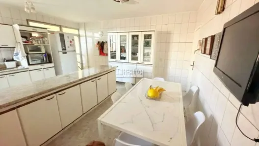 Apartamento com 3 Quartos para alugar, 240m² no Centro, Uberaba