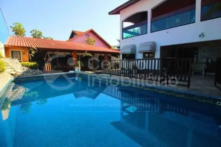 Casa com 3 Quartos à venda, 330m² no Jardim Beira-Mar, Peruíbe