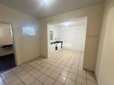 Casa com 2 Quartos para alugar, 80m² no Centro, Bauru