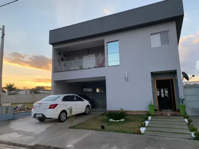 Casa com 3 Quartos à venda, 252m² no Itapecirica, Taubaté