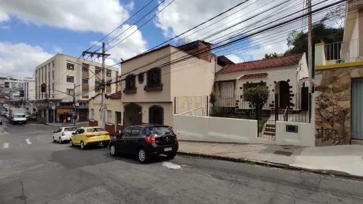 Casa com 6 Quartos à venda, 247m² no Alto dos Passos, Juiz de Fora