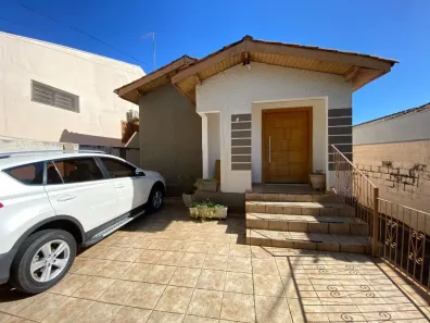 Casa com 4 Quartos à venda, 300m² no Palmital, Marília