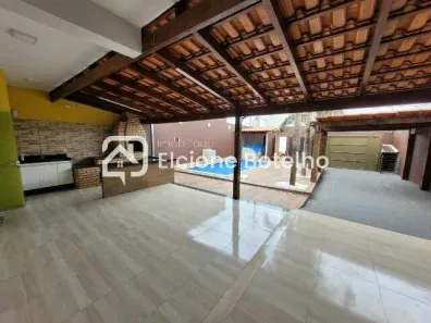 Casa com 3 Quartos para alugar, 200m² no Jardim Europa, Uberlândia
