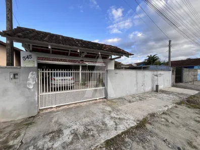 Casa com 3 Quartos para alugar, 80m² no Morro do Meio, Joinville