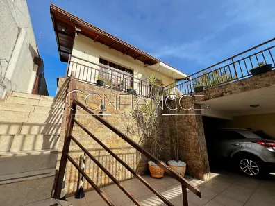 Casa com 4 Quartos à venda, 242m² no Mercês, Curitiba