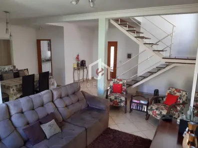 Casa de Condomínio com 3 Quartos à venda, 220m² no Parque São Luís, Taubaté