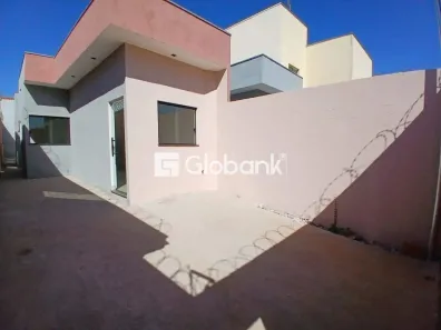 Casa com 3 Quartos à venda, 60m² no Maracanã, Montes Claros