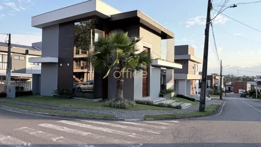 Casa de Condomínio com 4 Quartos à venda, 237m² no Vila Nova, Joinville