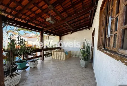 Casa com 5 Quartos à venda, 210m² no Santa Amélia, Belo Horizonte