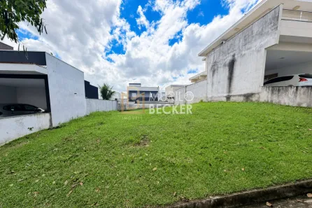 Lote/Terreno à venda, 300m² no Condomínio Terras do Vale, Caçapava