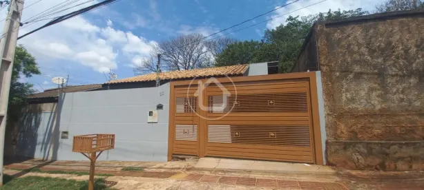 Casa com 3 Quartos para alugar, 68m² no Vila Nasser, Campo Grande