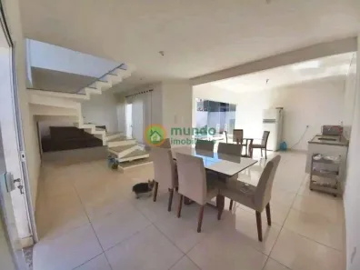 Sobrado com 3 Quartos à venda, 180m² no Jardim Oásis, Taubaté