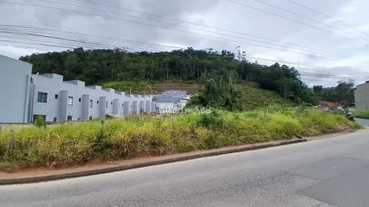 Lote/Terreno para alugar, 800m² no Primeiro de Maio, Brusque