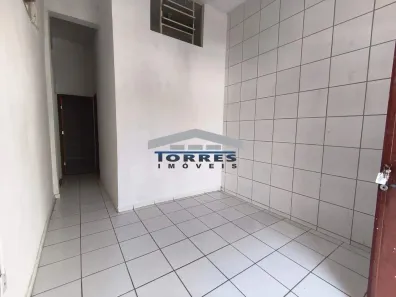 Casa com 2 Quartos para alugar, 40m² no Eldorado, Contagem