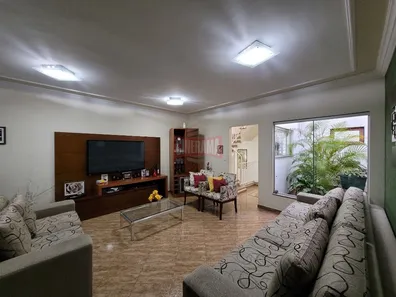 Sobrado com 3 Quartos à venda, 236m² no Demarchi, São Bernardo do Campo