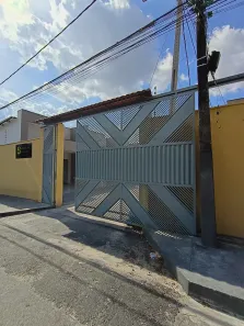 Casa com 3 Quartos para alugar, 100m² no Flores, Manaus