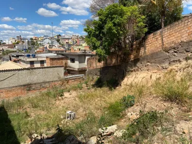 Lote/Terreno à venda, 600m² no Cachoeirinha, Belo Horizonte