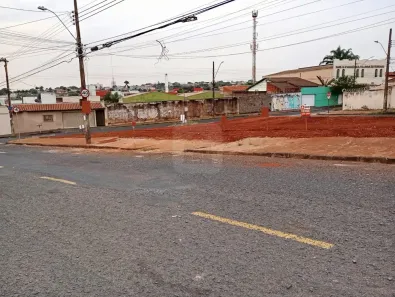 Lote/Terreno para alugar, 496m² no Osvaldo Rezende, Uberlândia
