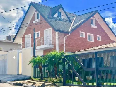 Sobrado com 5 Quartos à venda, 410m² no Loteamento Loanda, Atibaia