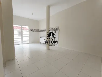 Casa com 2 Quartos para alugar, 120m² no Centro, Taubaté