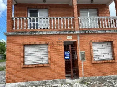 Sobrado com 4 Quartos para alugar, 230m² no Centro, Pelotas