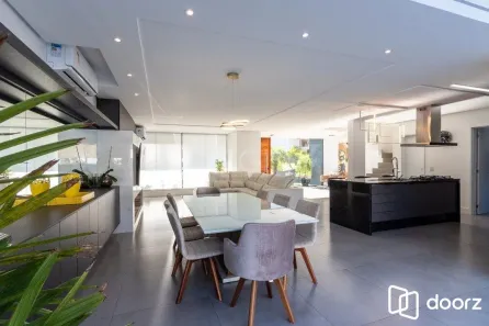 Casa de Condomínio com 3 Quartos à venda, 280m² no Hípica, Porto Alegre