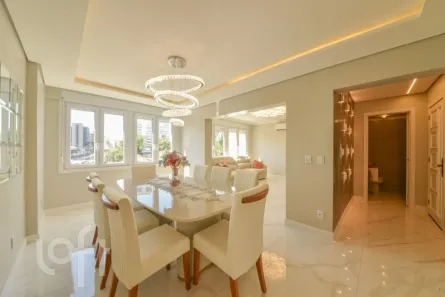 Apartamento com 3 Quartos à venda, 250m² no Três Figueiras, Porto Alegre