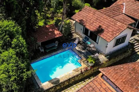 Casa com 6 Quartos à venda, 449m² no Nogueira, Petrópolis