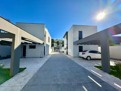 Sobrado com 3 Quartos à venda, 134m² no Ressacada, Itajaí