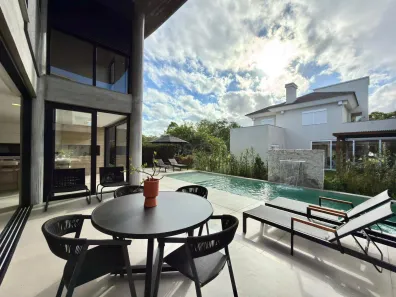 Casa de Condomínio com 5 Quartos à venda, 400m² no , Capão da Canoa