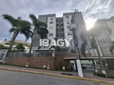 Apartamento com 2 Quartos para alugar, 67m² no Praia Comprida, São José