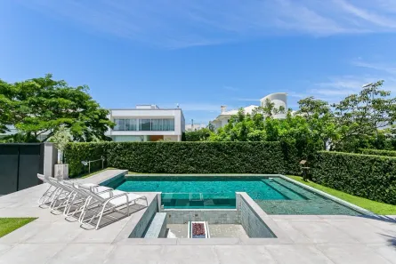 Casa com 5 Quartos para alugar, 480m² no Jurerê Internacional, Florianópolis