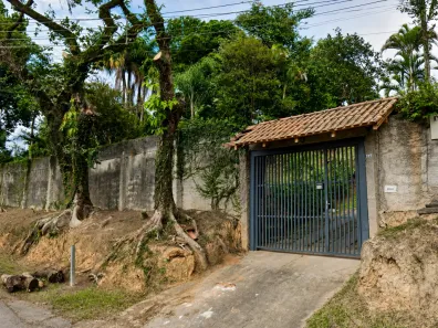 Casa com 1 Quarto à venda, 500m² no Três Montanhas, Osasco