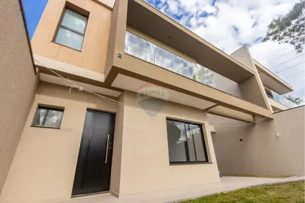 Sobrado com 3 Quartos à venda, 145m² no Uberaba, Curitiba