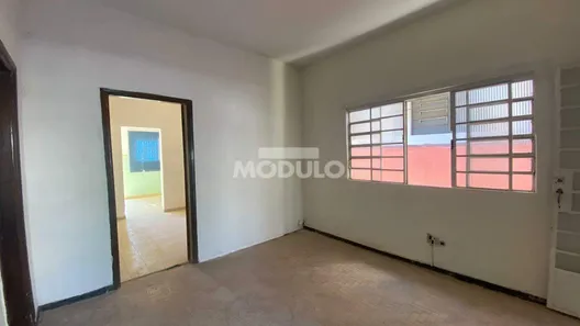 Prédio Comercial para alugar, 150m² no Brasil, Uberlândia
