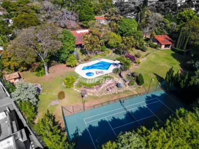 Fazenda/Sítio com 5 Quartos à venda, 698m² no Vila Santista, Atibaia
