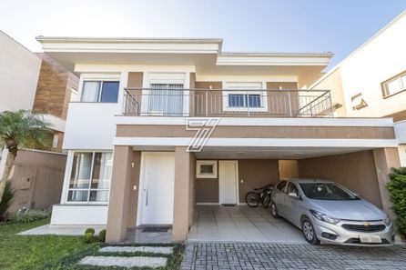 Sobrado com 4 Quartos à venda, 254m² no São Braz, Curitiba