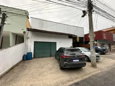 Ponto Comercial para alugar, 210m² no Itaipava, Petrópolis