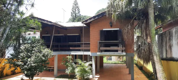 Sobrado com 4 Quartos para alugar, 243m² no Mantiqueira, Mairiporã