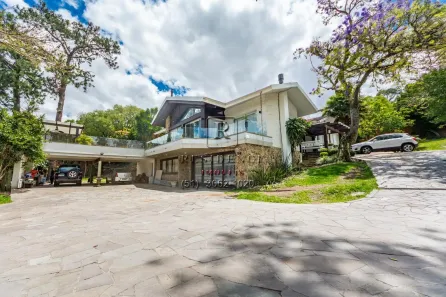 Casa com 3 Quartos para alugar, 800m² no Vila Assunção, Porto Alegre