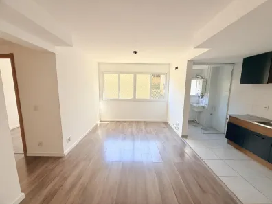 Apartamento com 2 Quartos para alugar, 70m² no Teresópolis, Porto Alegre