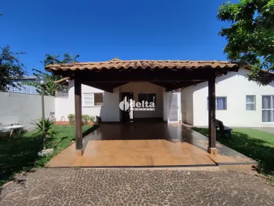 Casa de Condomínio com 4 Quartos para alugar, 172m² no Chácaras Tubalina e Quartel, Uberlândia
